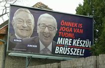 Ungarn hängt umstrittene Juncker-Poster wieder ab