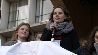 Anuna de Wever na marcha pelo clima em Louvain-la-Neuve