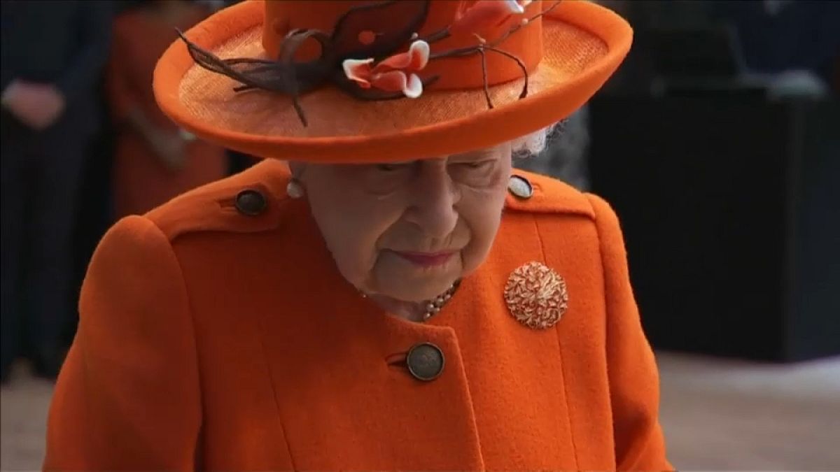شاهد: مضمون أول رسالة لملكة بريطانيا على انستغرام