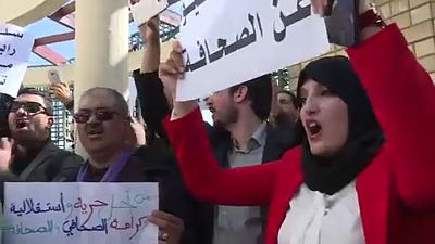 تظاهرات صدها وکیل الجزایری در اعتراض به نامزدی بوتلفیقه در انتخابات ریاست جمهوری