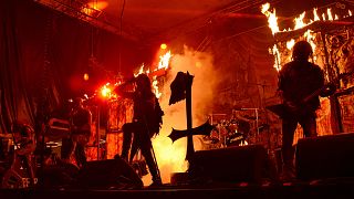 Singapur, Satanist ögeler taşıyan Watain metal grubunun konserini iptal etti