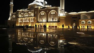Τουρκία: Άνοιξε το μεγαλύτερο τζαμί