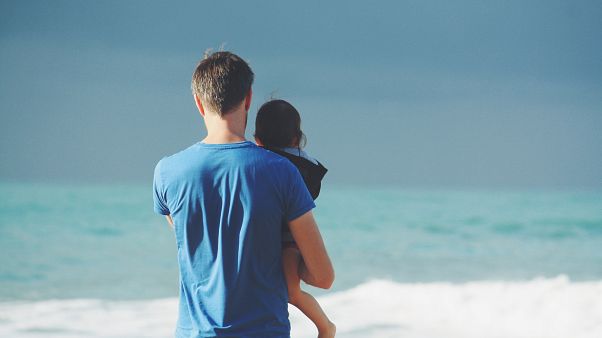 La licencia de paternidad en América Latina como impulso a la igualdad de género La licencia de paternidad en América Latina como impulso a la igualdad de género