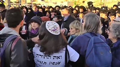 Ultra-Orthdox Jews try to block women's rally in Jerusalem