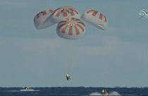 SpaceX'in insanlı uzay yolculuğu için denenen kapsulü Florida kıyılarına indi