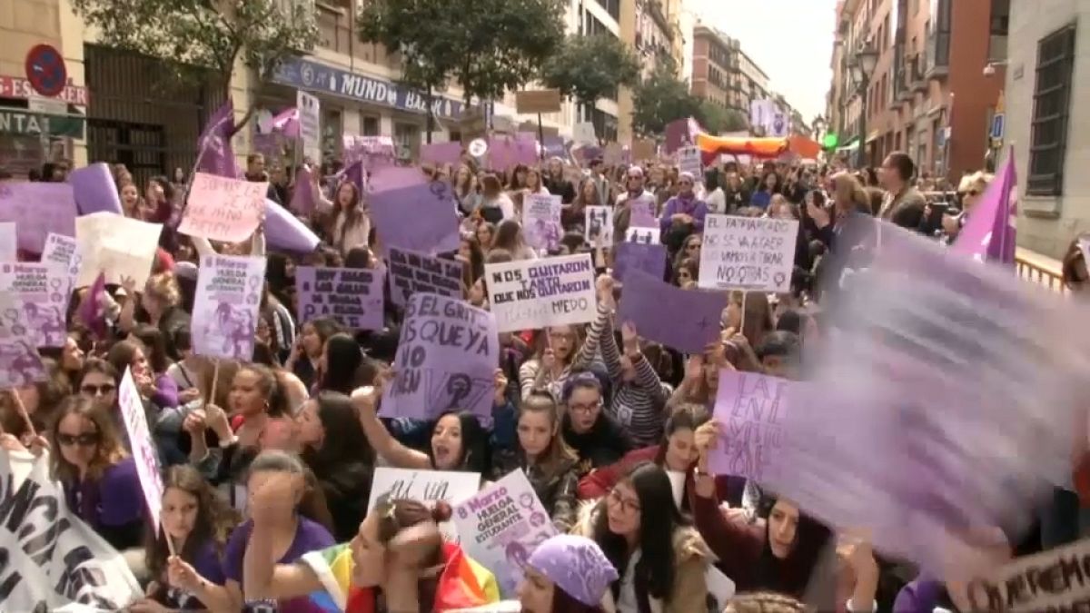 A nők egyenjogúságáért tüntettek Európa-szerte