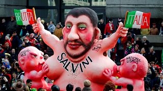No Comment der Woche: Salvini im Karneval & ein rollender Rinderzüchter