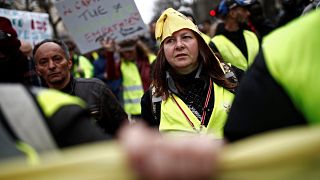 فرنسا: احتجاجات جديدة "للسترات الصفراء" بلمسة نسائية