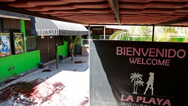 Al menos 15 muertos en un ataque armado en Guanajuato, estado del 'huachicoleo' Al menos 15 muertos en un ataque armado en Guanajuato, estado del 'huachicoleo'