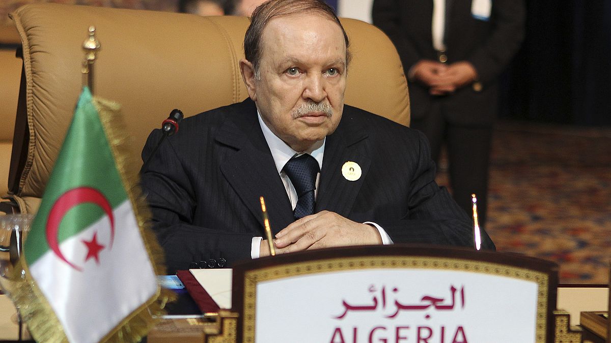 الرئاسة الجزائرية تعلن عودة بوتفليقة إلى البلاد