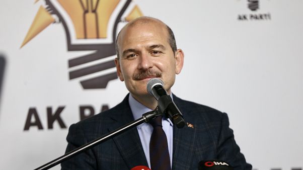 Yarım milyon Gülen cemaati mensubu gözaltına alındı Yarım milyon Gülen cemaati mensubu gözaltına alındı