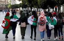 Milhares de argelinos em protesto no retorno de Bouteflika ao país