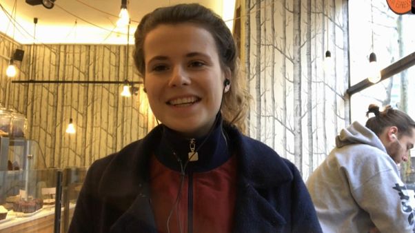 Luisa Neubauer (22): "Wir wollen nicht von Frau Merkel gelobt werden" Luisa Neubauer (22): "Wir wollen nicht von Frau Merkel gelobt werden"