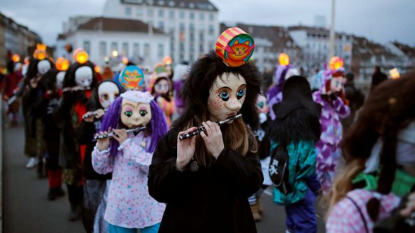 Bâle donne le coup d'envoi de son Carnaval Bâle donne le coup d'envoi de son Carnaval