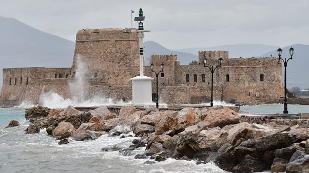 Έκτακτο δελτίο ΈΜΥ: Πτώση θερμοκρασίας, βροχές, καταιγίδες και θυελλώδεις άνεμοι Έκτακτο δελτίο ΈΜΥ: Πτώση θερμοκρασίας, βροχές, καταιγίδες και θυελλώδεις άνεμοι
