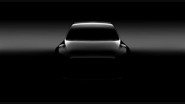 Kehrtwende bei Tesla: Doch mehr Läden bleiben, Preise steigen Kehrtwende bei Tesla: Doch mehr Läden bleiben, Preise steigen