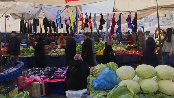 Türkische Wirtschaft rutscht in die Rezession Türkische Wirtschaft rutscht in die Rezession
