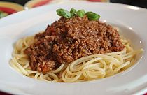 طبق معكرونة بولونية