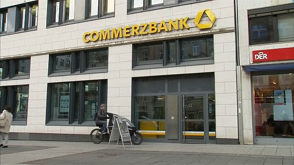 Két német nagybank egyesülne Két német nagybank egyesülne