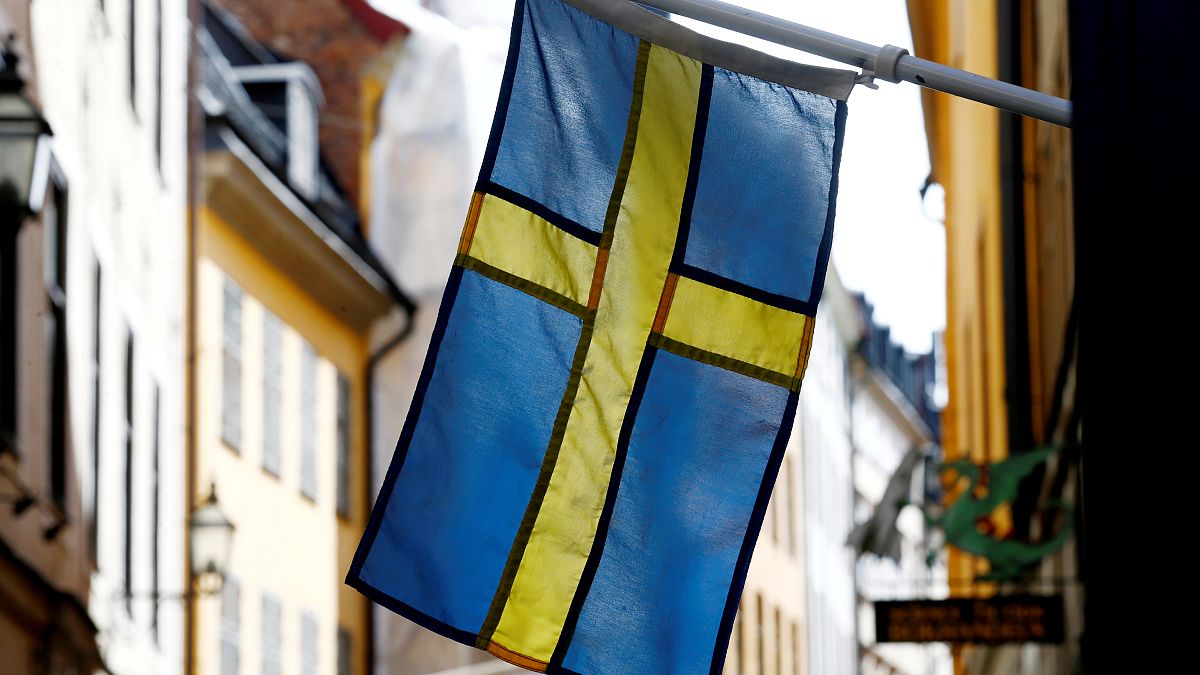 La bandera sueca en Estocolmo, Suecia. 7 de mayo 2019.
