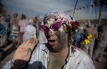 سنت سالانه «جنگ آرد» در یونان