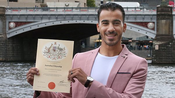 لاعب كرة القدم البحريني حكيم العريبي بعد حصوله على االجنسية البحرينية لاعب كرة القدم البحريني حكيم العريبي بعد حصوله على االجنسية البحرينية