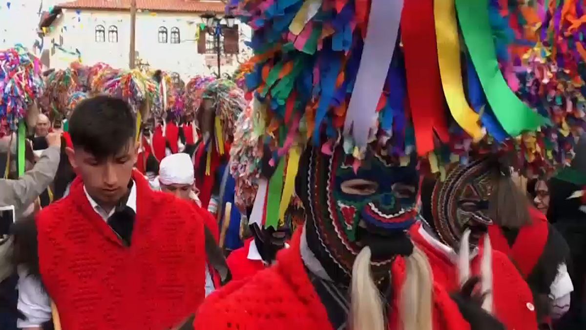 Греки отметили Чистый понедельник карнавальным шествием 