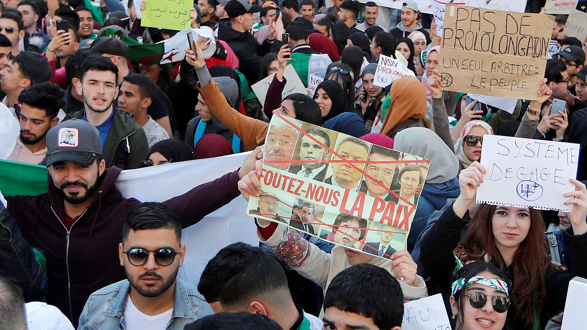 Cezayir'de Bouteflika adaylığını geri çekti fakat istifa etmedi: Peki ülkeyi ne bekliyor?