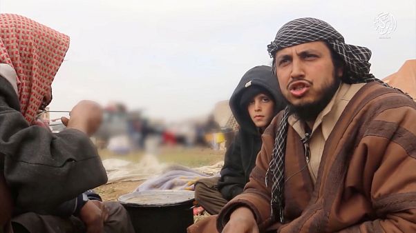 Les djihadistes à Baghouz, entre propagande et reddition Les djihadistes à Baghouz, entre propagande et reddition