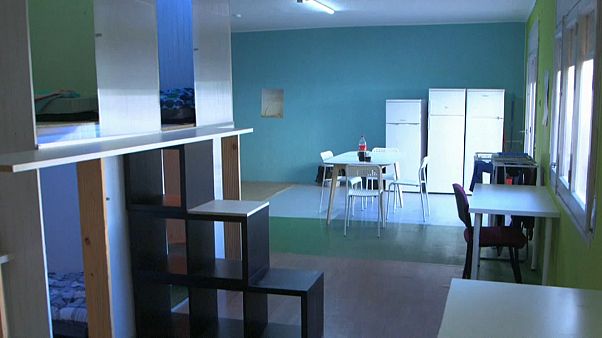 "Pisos colmena" o como vivir en habitaciones de 2,4 metros cuadrados en Barcelona "Pisos colmena" o como vivir en habitaciones de 2,4 metros cuadrados en Barcelona