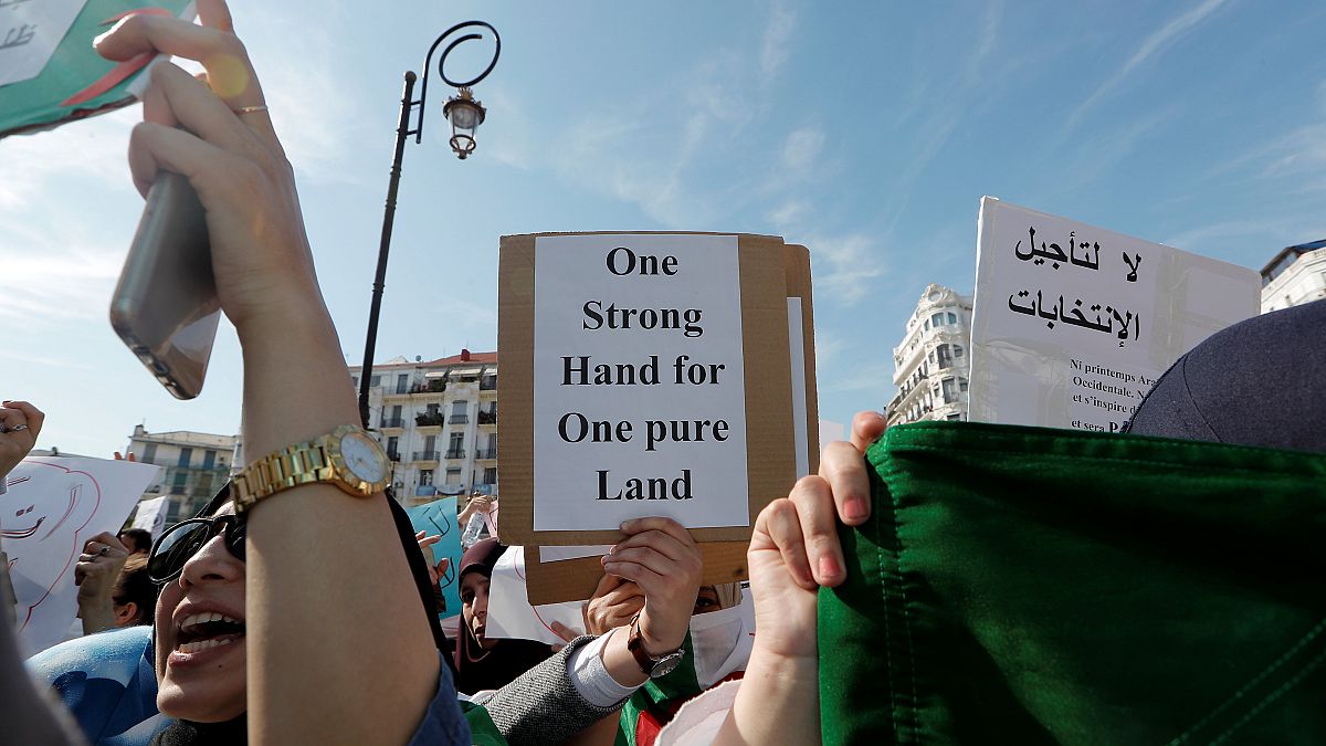 ابراز آمادگی دولت الجزایر برای گفت‌وگو با مخالفان