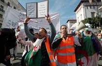 Argelinos em marcha contra Bouteflika