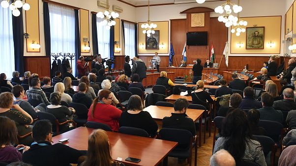 Azonnali béremelést követelnek a közszférában dolgozók Azonnali béremelést követelnek a közszférában dolgozók