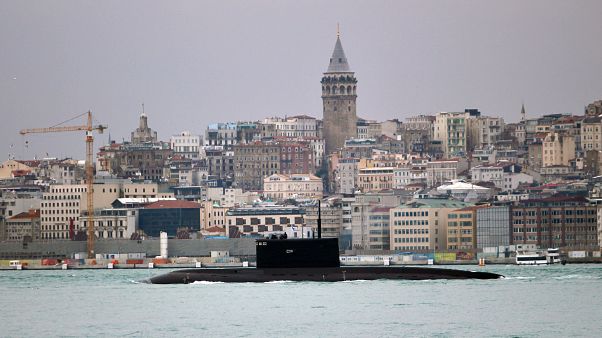 Turchia: il sottomarino russo Krasnodar dal Bosforo al Mediterraneo Turchia: il sottomarino russo Krasnodar dal Bosforo al Mediterraneo