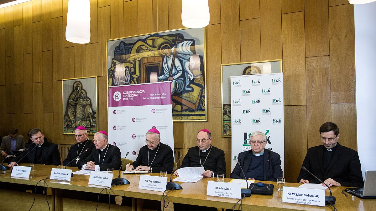 Din adamları Polonya'da basın toplantısı düzenledi