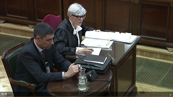 Ex-chefe da polícia catalã aponta dedo à Generalitat Ex-chefe da polícia catalã aponta dedo à Generalitat