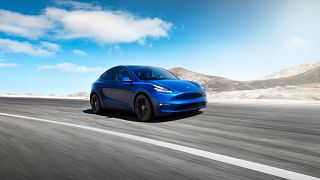Tesla yeni spor arazi aracı Model Y'yi tanıttı