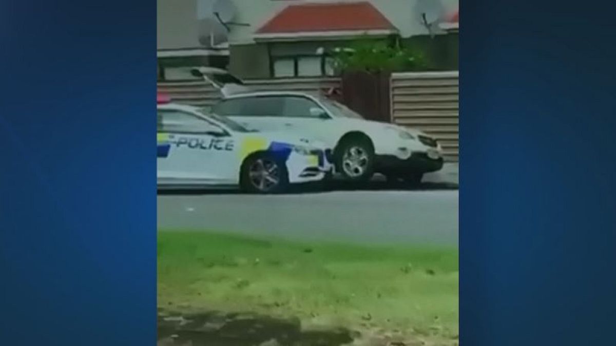 [VIDEO] Strage di Christchurch, il momento della cattura di un sospetto