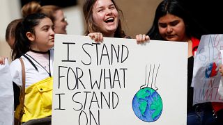 Yüz binlerce öğrenciden 'Gelecek için Cumalar' protestoları: İklim geleceğimiz