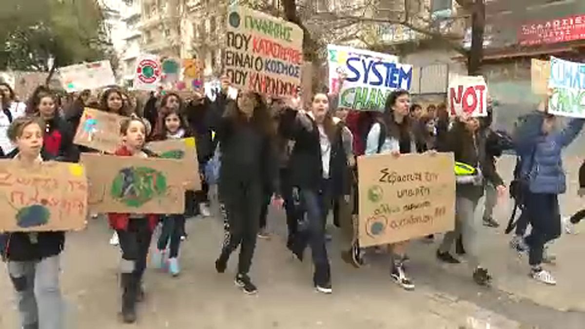 Görög diákok tüntettek a klímaváltozás ellen