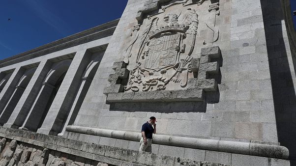 Governo Espanhol agenda exumação dos restos mortais de Franco Governo Espanhol agenda exumação dos restos mortais de Franco