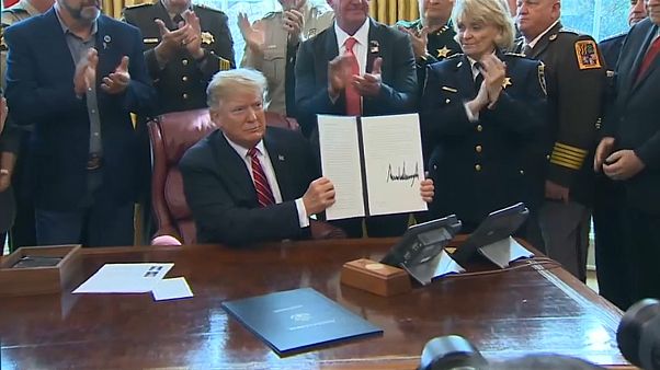 Trump vetoes attempt to block Mexico border wall funding plan Trump vetoes attempt to block Mexico border wall funding plan