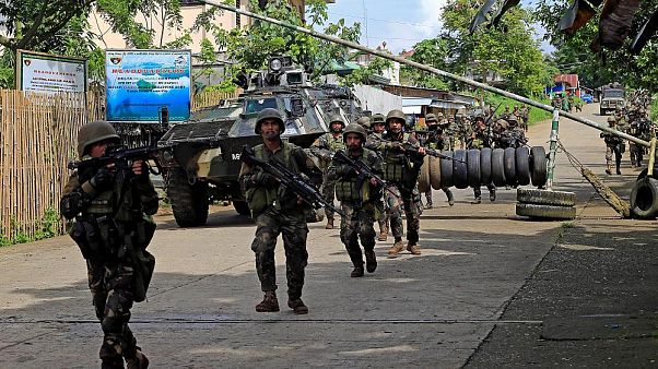Filipinler ordusu: IŞİD'in bir kolunu çökertmiş olabiliriz Filipinler ordusu: IŞİD'in bir kolunu çökertmiş olabiliriz