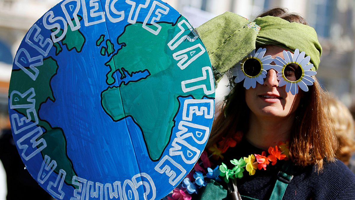 پنجاه هزار طرفدار محیط زیست در «راهپیمایی قرن» پاریس شرکت کردند