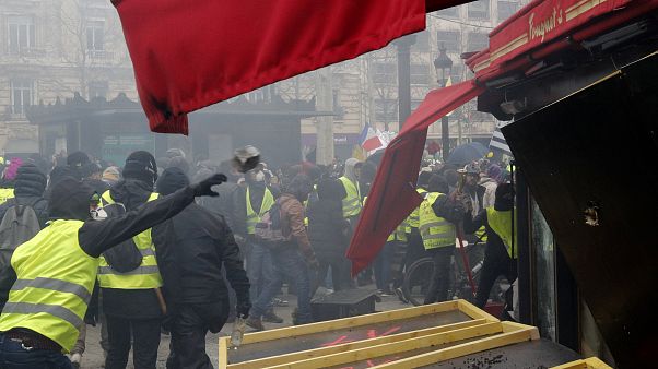 La otra cara de las protestas de los 'chalecos amarillos' La otra cara de las protestas de los 'chalecos amarillos'