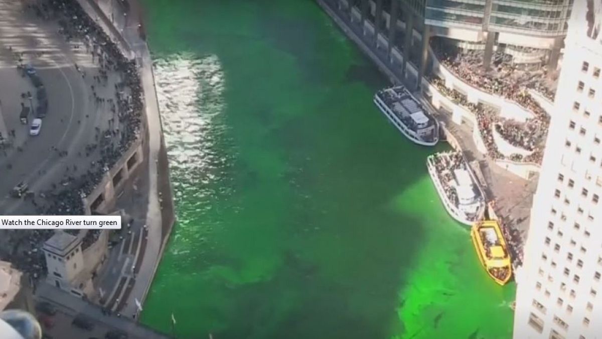 Aziz Patrick gününde Chicago Nehri yeşile boyandı