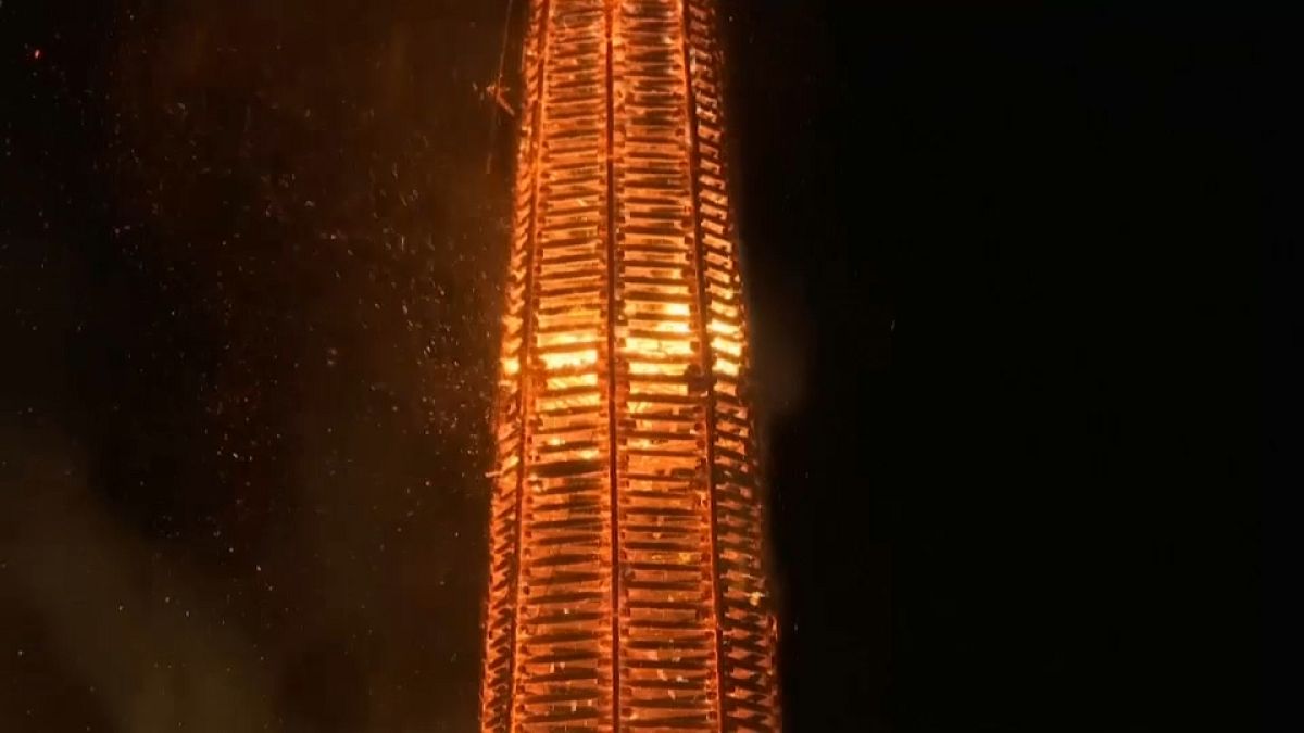 شاهد: مدينة لوستيناو النمساوية تحطم الرقم القياسي لأطول شعلة في العالم