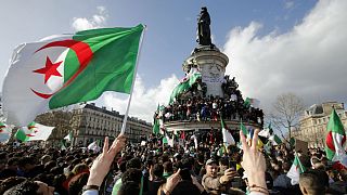 راهپیمایی الجزایری‌های مقیم فرانسه علیه بوتفلیقه، حاضر همیشه غایب