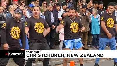 Yeni Zelanda: Ölenler anısına haka dansı