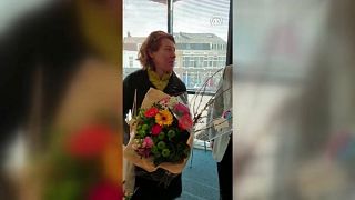 Yeni Zelanda'da kadın camiye gelerek özür diledi